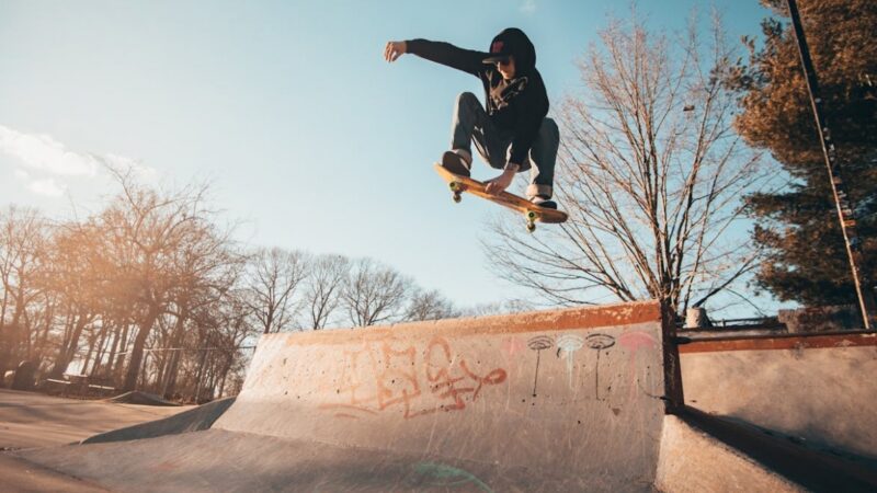 Nowy skatepark w pobliżu zalewu Antoniów – ekstremalna atrakcja dla entuzjastów sportów na świeżym powietrzu