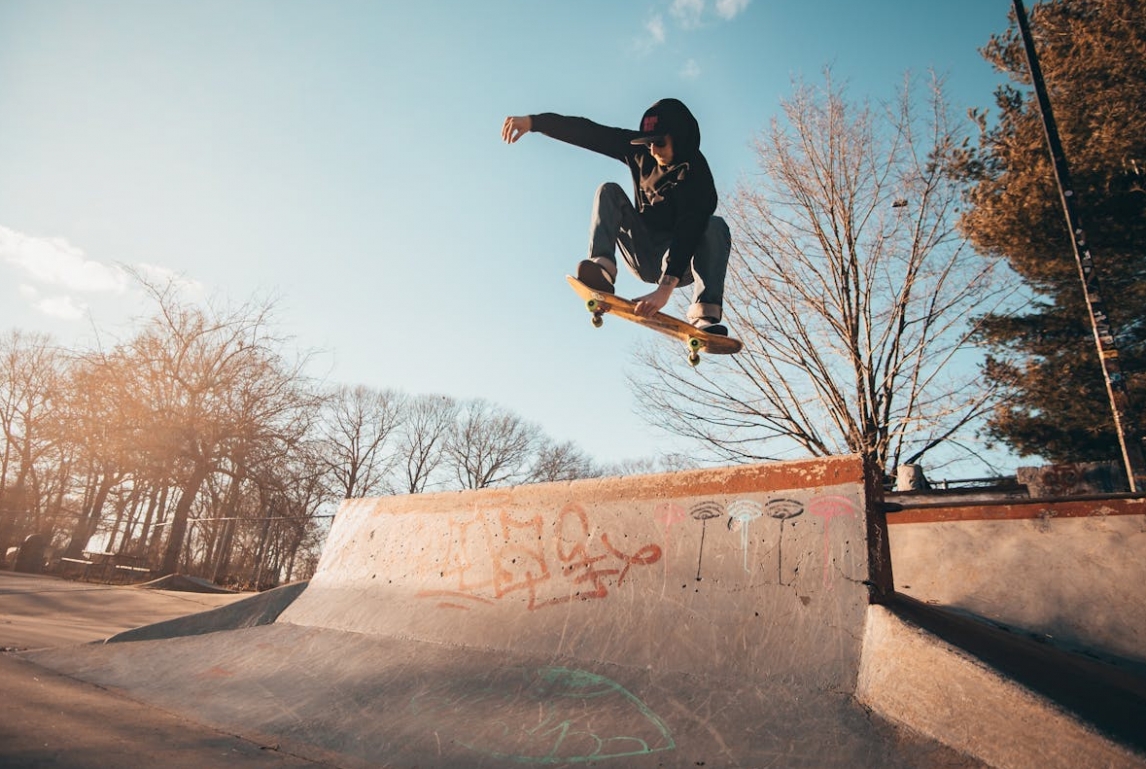 Nowy skatepark w pobliżu zalewu Antoniów – ekstremalna atrakcja dla entuzjastów sportów na świeżym powietrzu